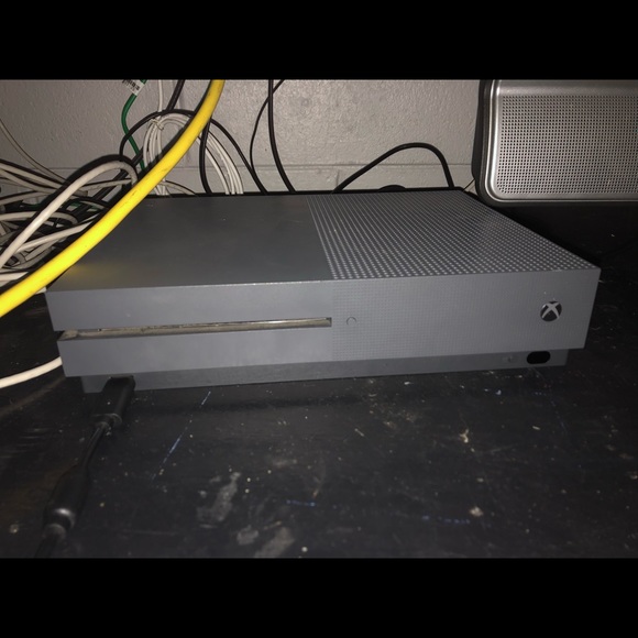 2 Xbox one S basically new reset - Picture 3 of 3